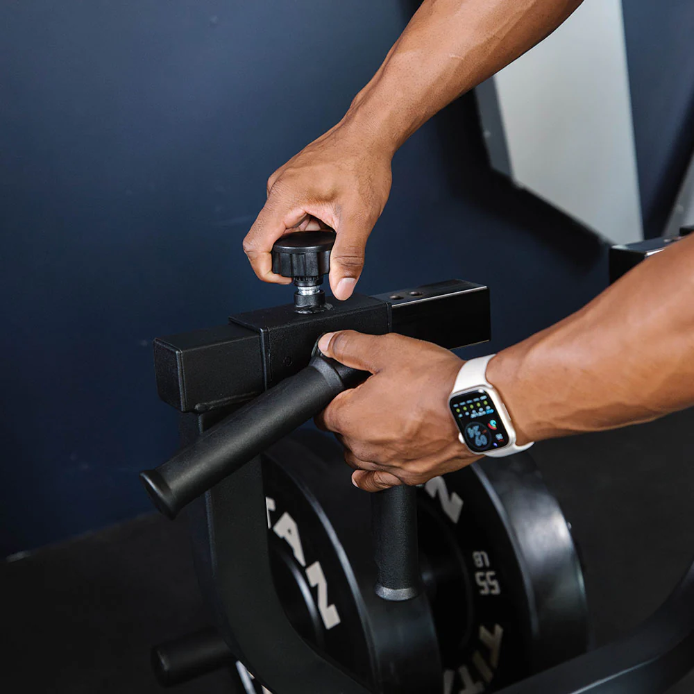 Plate-Loaded Seated Row Machine - Image 8