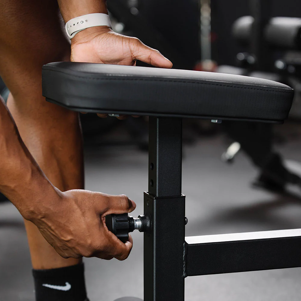 Plate-Loaded Seated Row Machine - Image 9